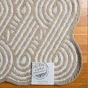 Scalloped Edge patterned neutral rug jute cotton